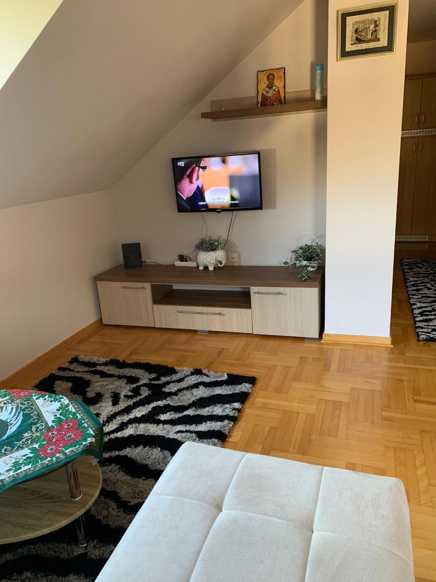 Apartment Lux 5 *